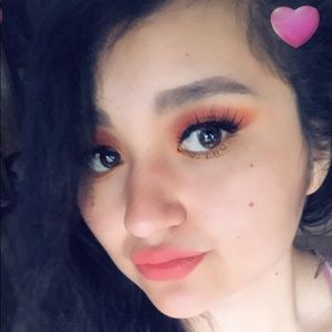 Meet your Posher, Perla